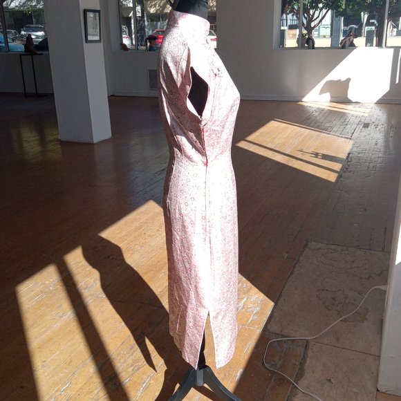 Handcrafted two-tone pink floral satin Sheen dress - Picture 4 of 13